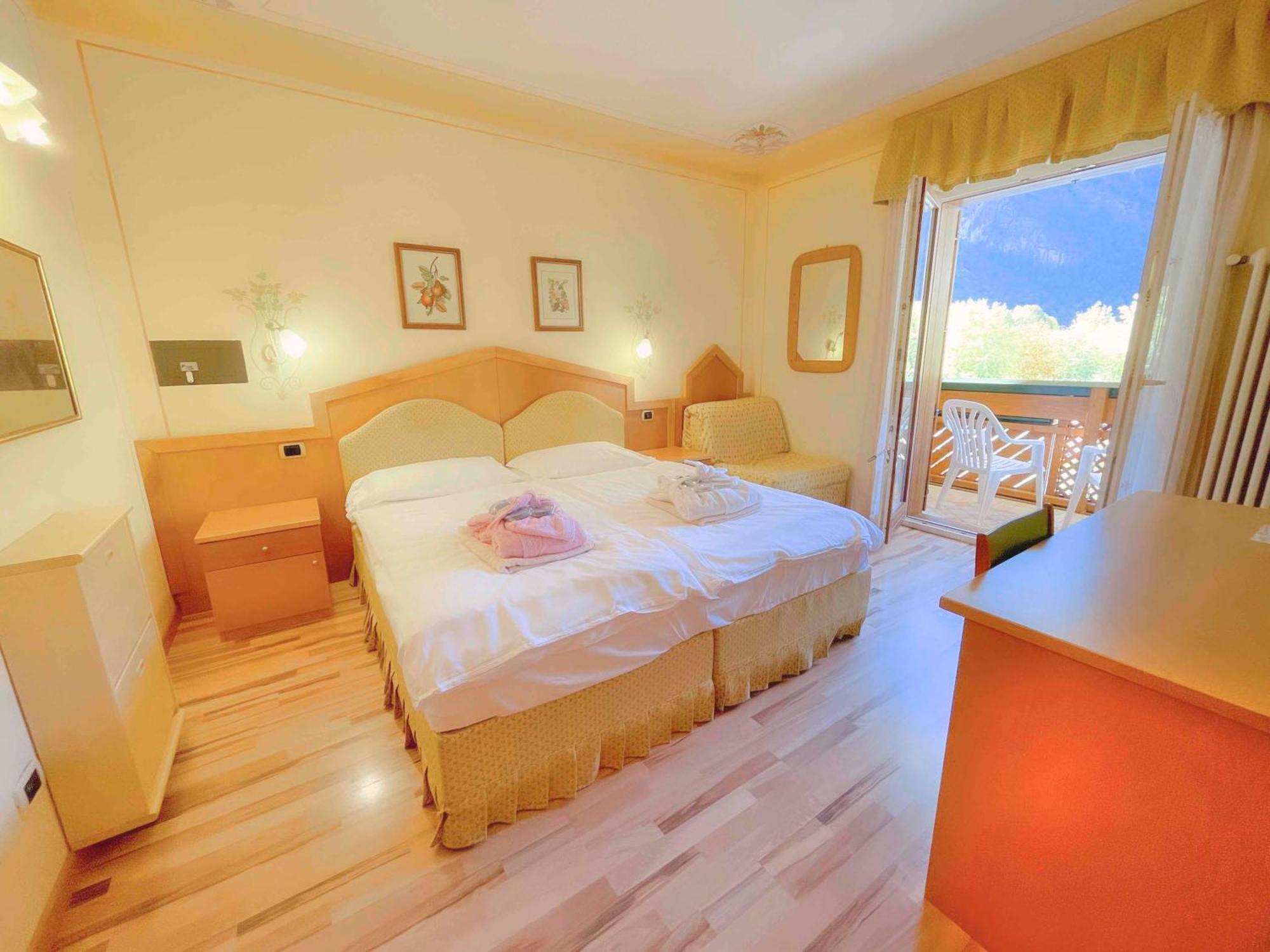 Hotel Alle Dolomiti Molveno Esterno foto