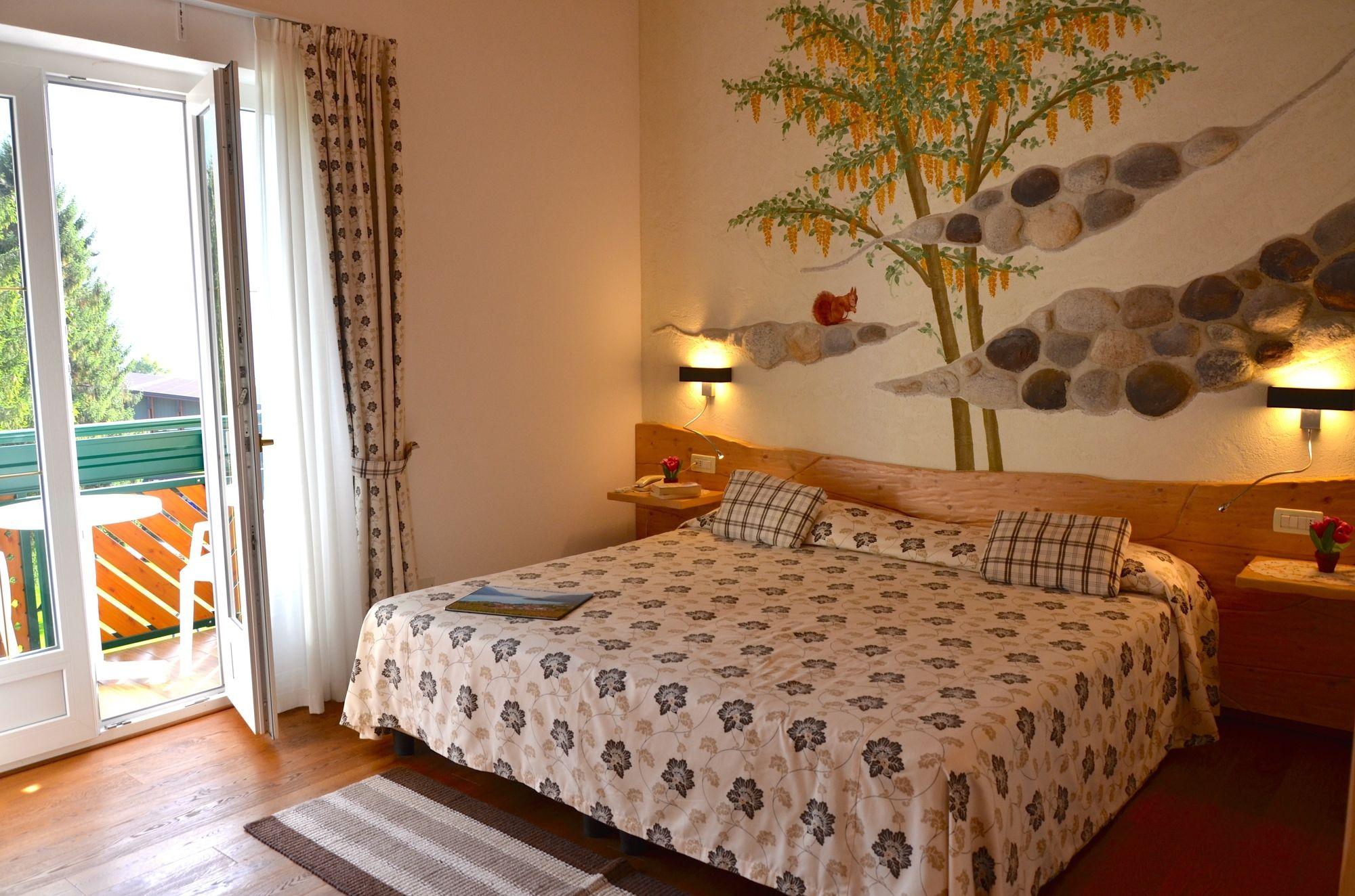 Hotel Alle Dolomiti Molveno Esterno foto